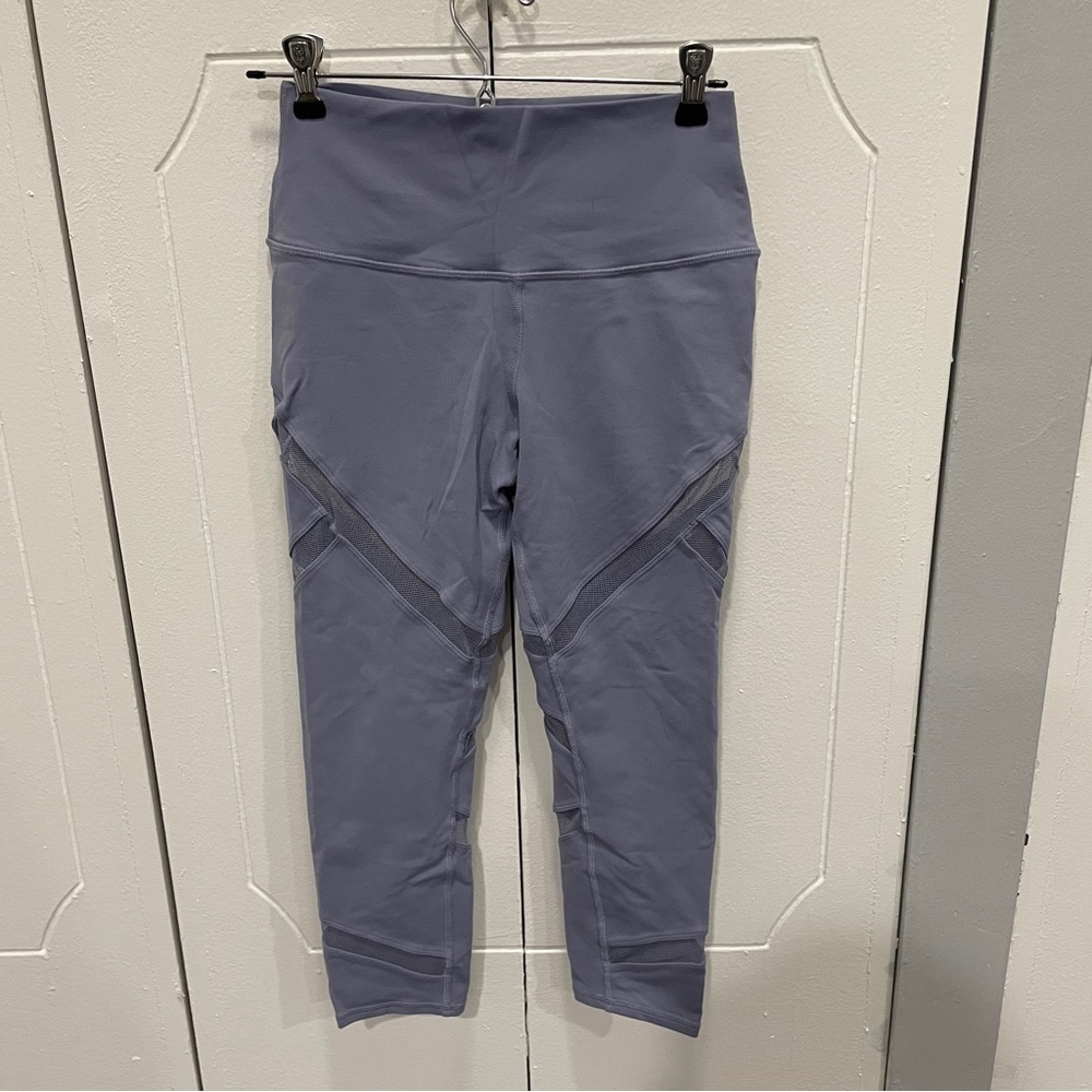 Alo Yoga Lavender Mesh Cutout Cropped Leggings